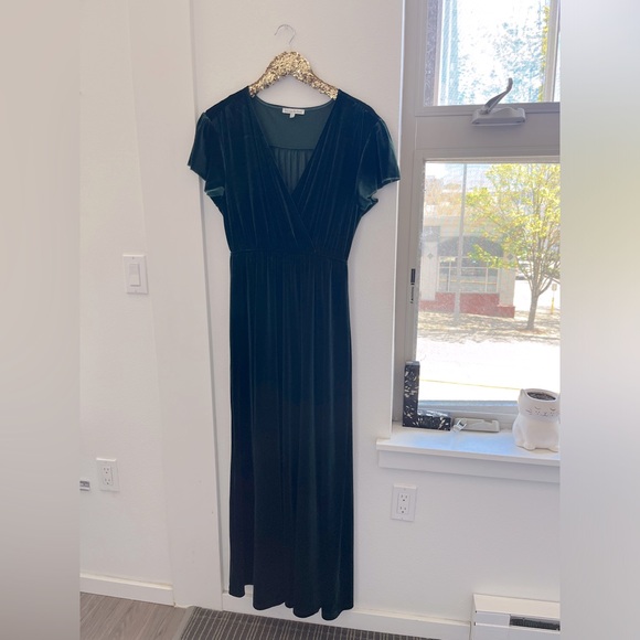 Green Velvet Maxi Dress Brand New - Picture 1 of 6